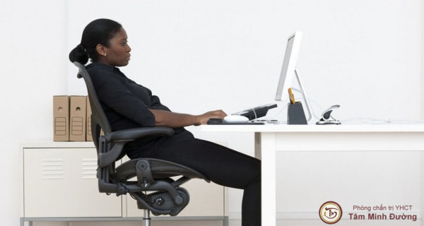 Ghế chống gù lưng và đau ghế trị đau lưng cách chọn và sử dụng
