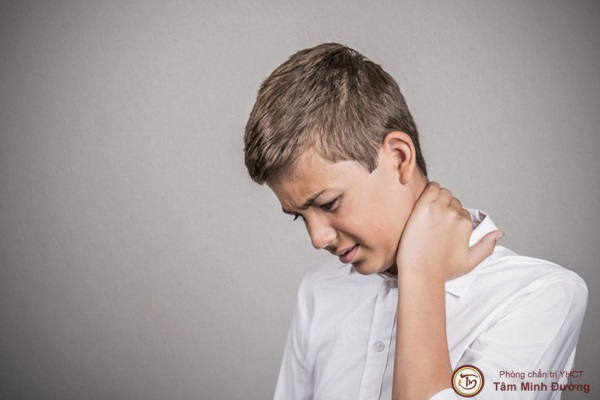 Thiếu vận động và lười vận động gây ra như thế nào cho việc đau nhức xương khớp ở người trẻ?
